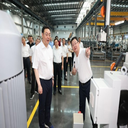 泰州市市委書記朱立凡、市長萬聞華率隊(duì) 觀摩泰隆科技產(chǎn)業(yè)園項(xiàng)目